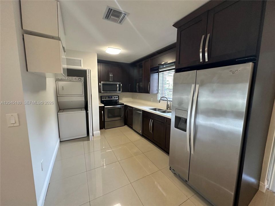 For Sale: $925,000 (3 beds, 2 baths, 1312 Square Feet)