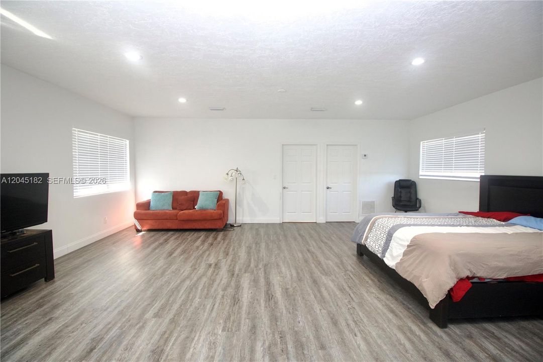 В аренду: $4,499 (4 спален, 3 ванн, 3052 Квадратных фут)