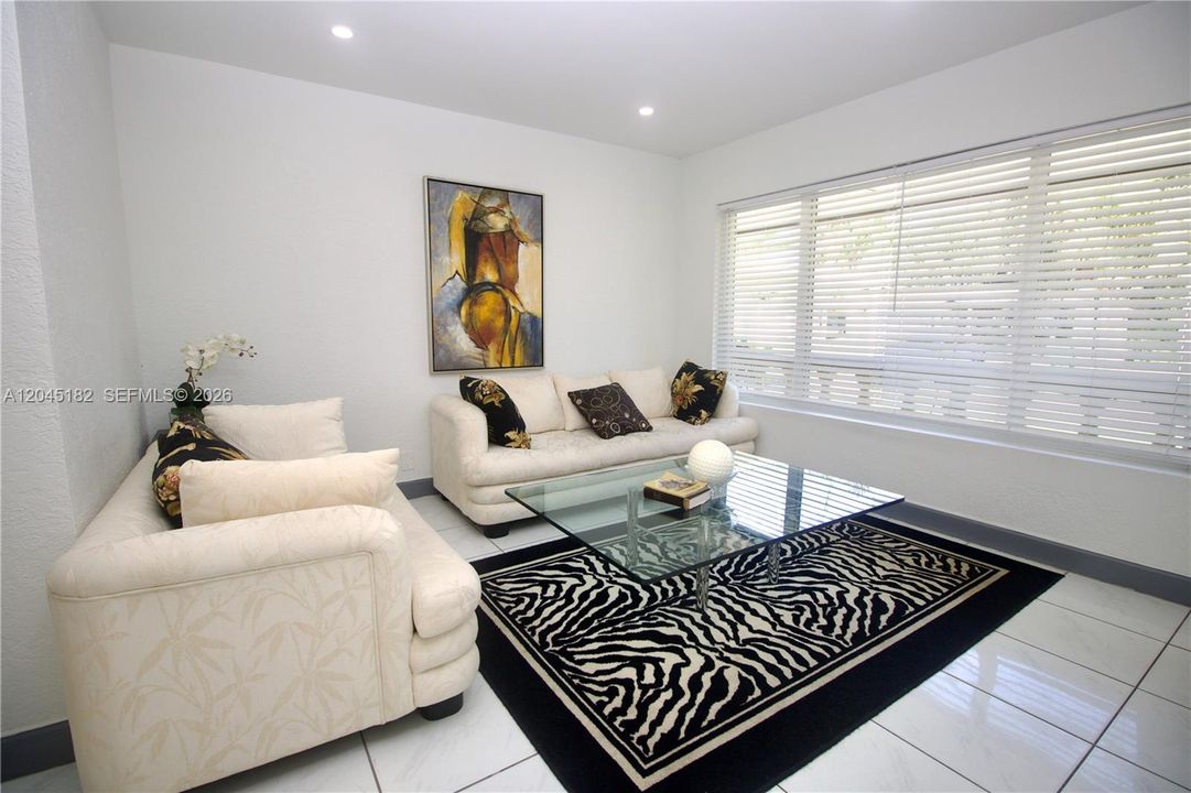 В аренду: $4,499 (4 спален, 3 ванн, 3052 Квадратных фут)