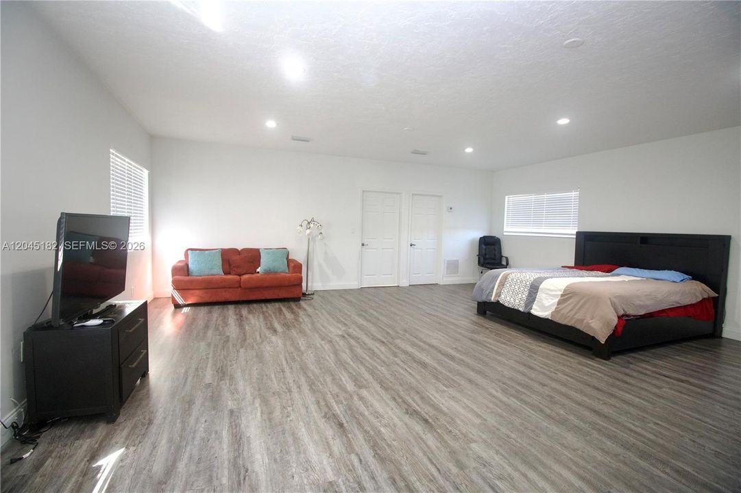 В аренду: $4,499 (4 спален, 3 ванн, 3052 Квадратных фут)