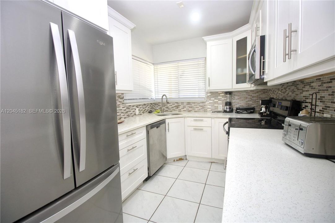 В аренду: $4,499 (4 спален, 3 ванн, 3052 Квадратных фут)