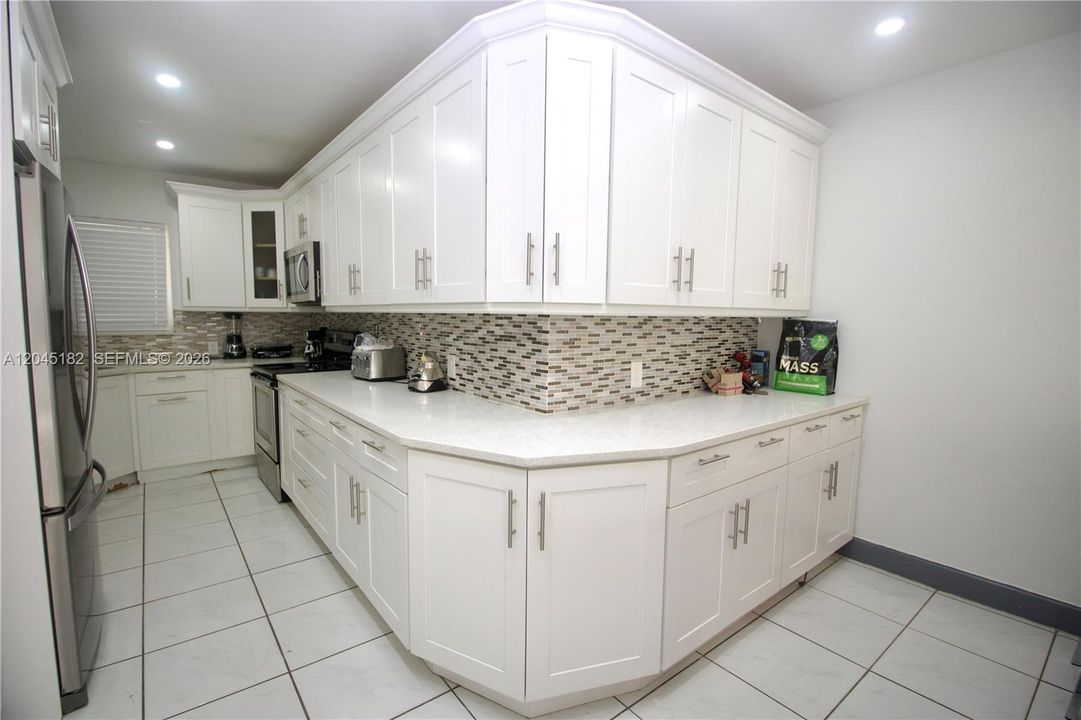 В аренду: $4,499 (4 спален, 3 ванн, 3052 Квадратных фут)
