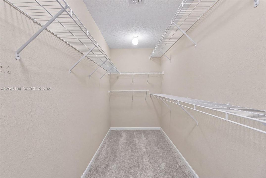 For Sale: $550,000 (3 beds, 2 baths, 1667 Square Feet)
