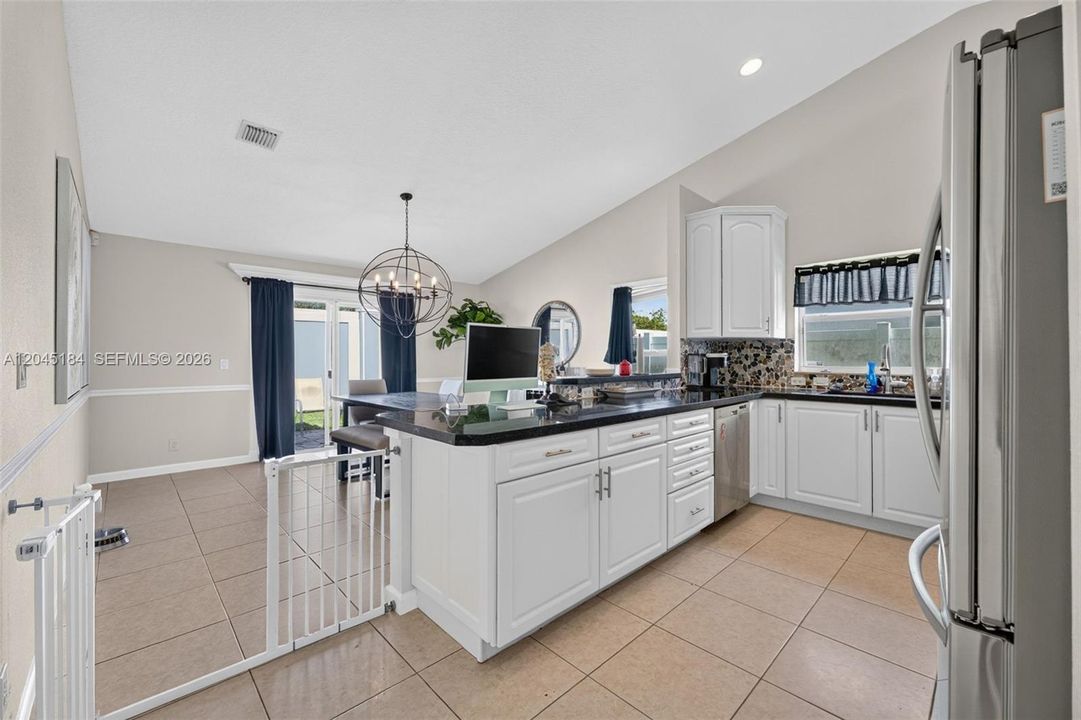 For Sale: $550,000 (3 beds, 2 baths, 1667 Square Feet)
