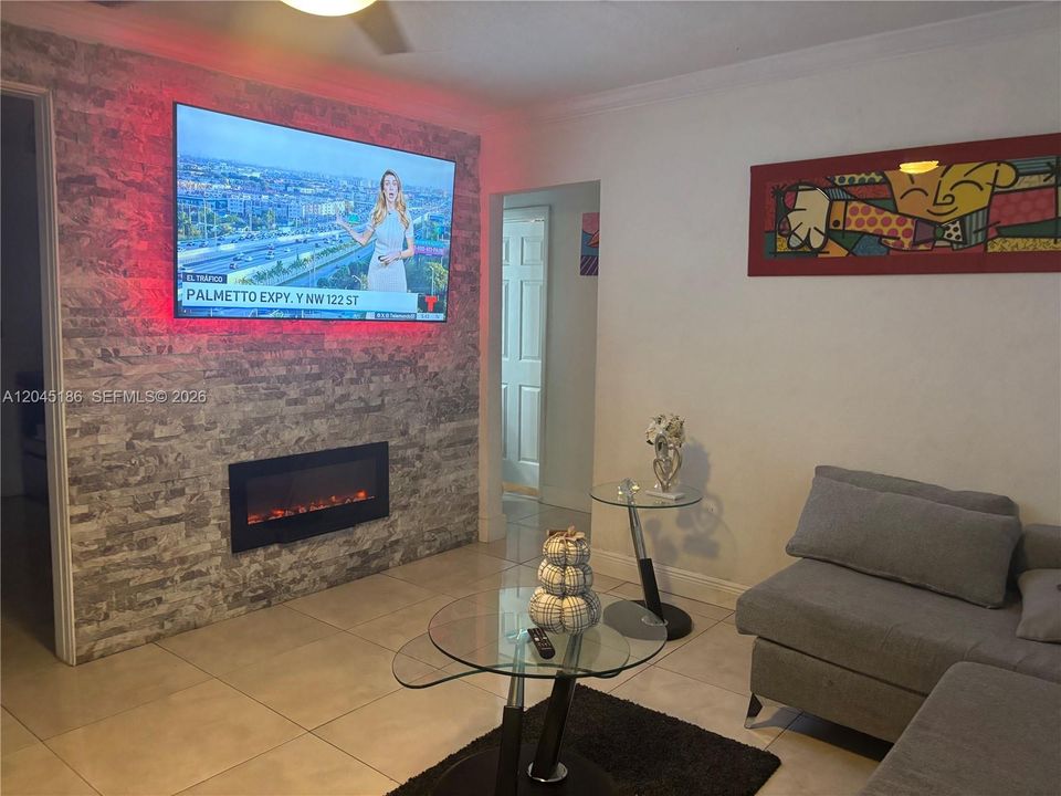En Venta: $455,000 (3 camas, 2 baños, 1000 Pies cuadrados)