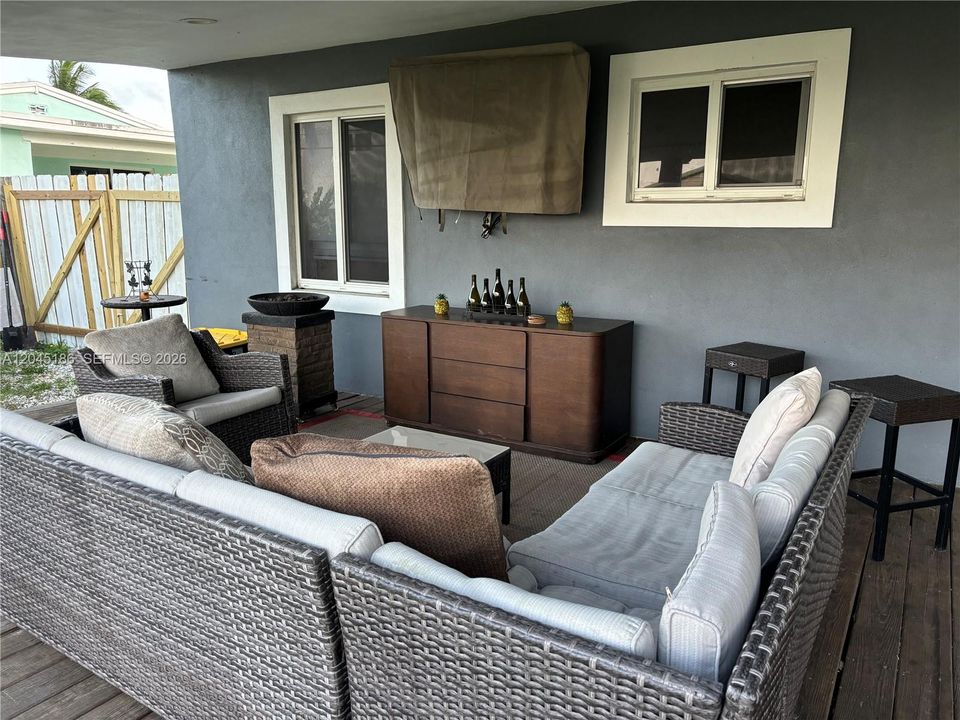 En Venta: $455,000 (3 camas, 2 baños, 1000 Pies cuadrados)