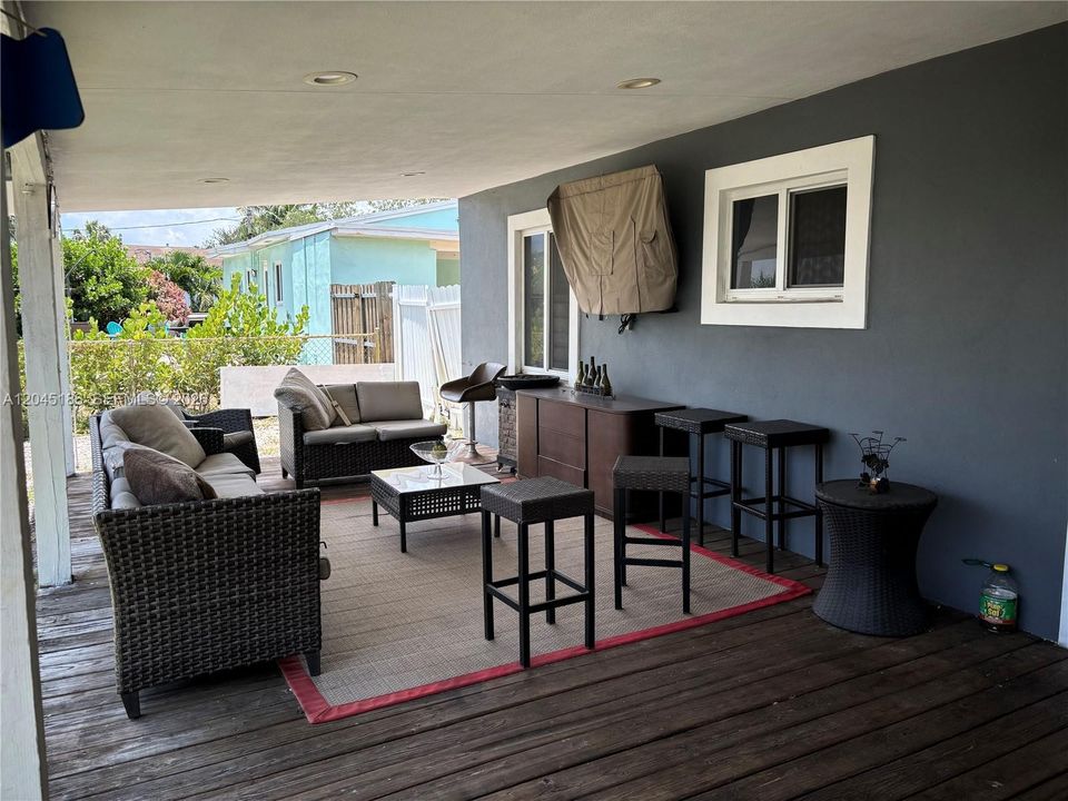 En Venta: $455,000 (3 camas, 2 baños, 1000 Pies cuadrados)