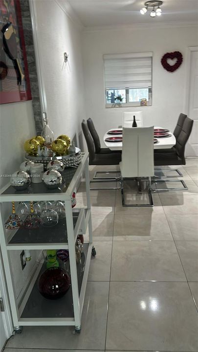 En Venta: $455,000 (3 camas, 2 baños, 1000 Pies cuadrados)