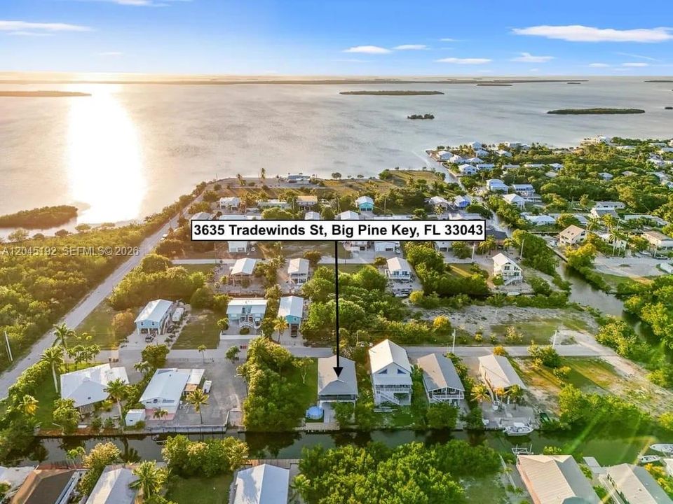 На продажу: $840,000 (2 спален, 2 ванн, 1048 Квадратных фут)