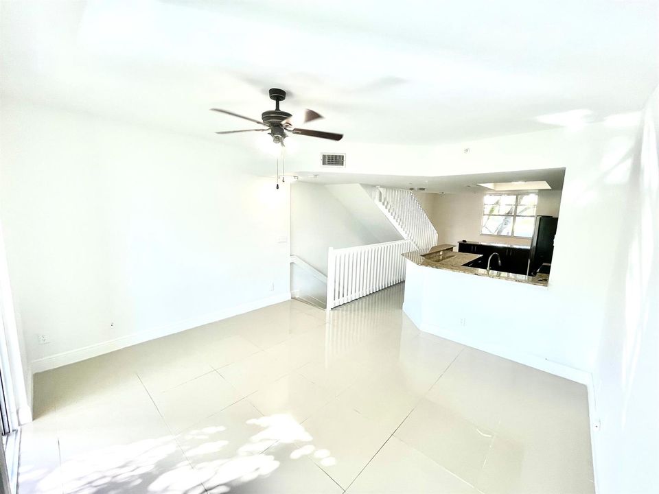 2 beds kitchen 2