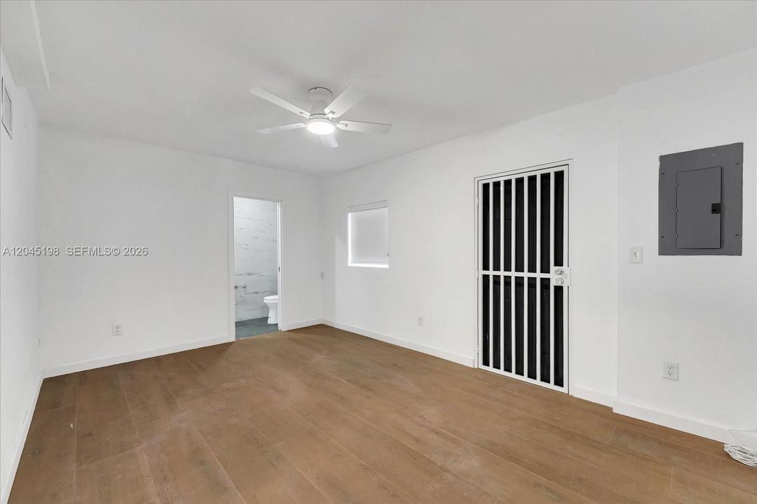 На продажу: $575,000 (2 спален, 1 ванн, 1616 Квадратных фут)