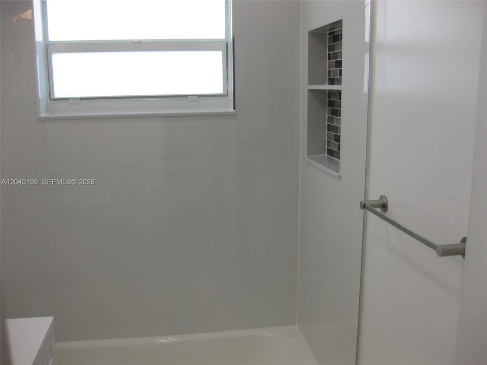 В аренду: $2,700 (3 спален, 1 ванн, 1216 Квадратных фут)