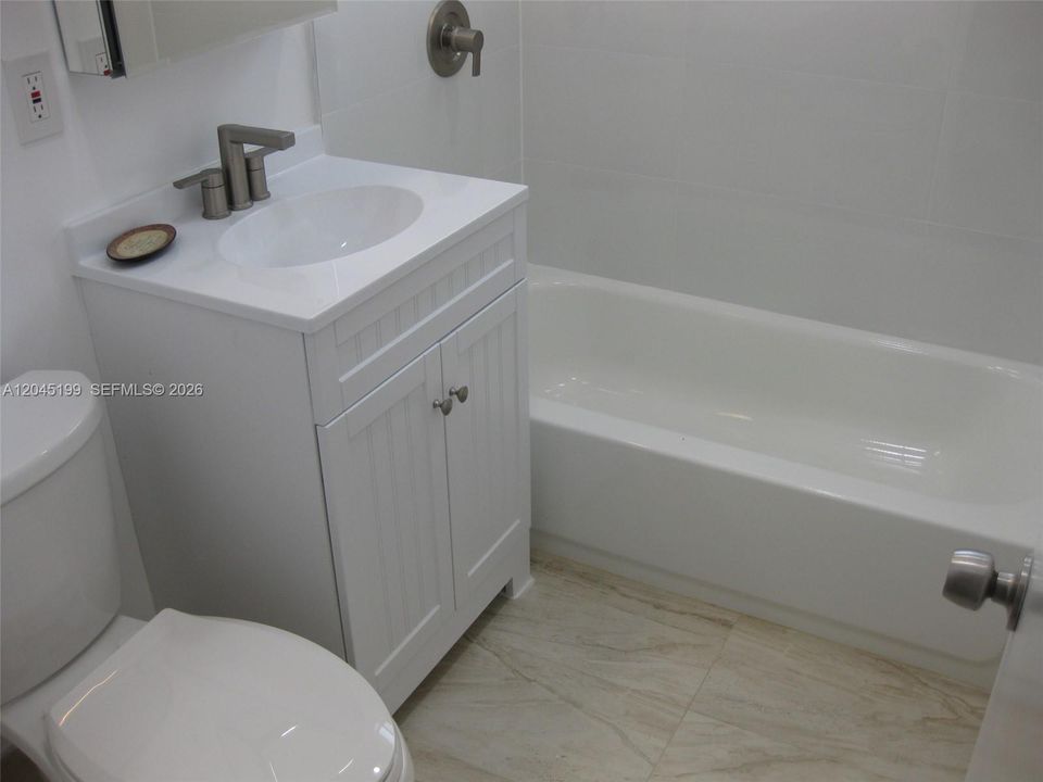 В аренду: $2,700 (3 спален, 1 ванн, 1216 Квадратных фут)