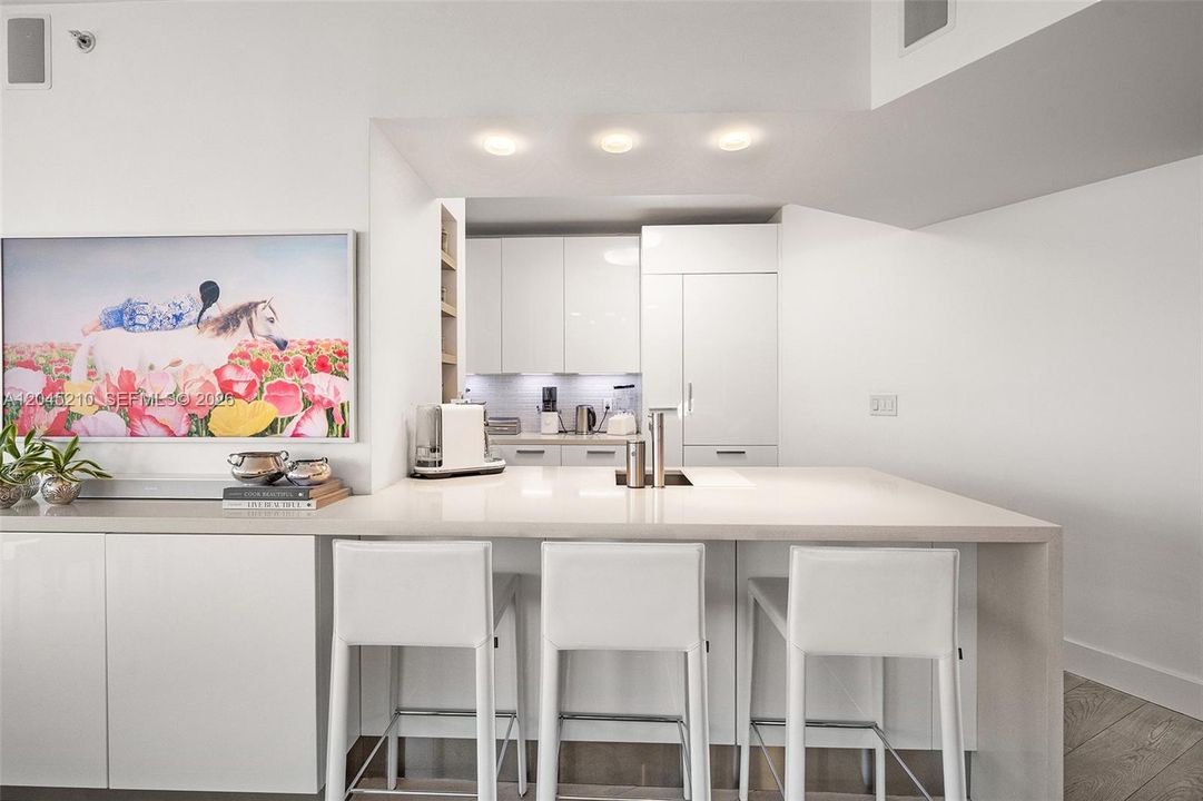 For Sale: $1,550,000 (1 beds, 1 baths, 1210 Square Feet)