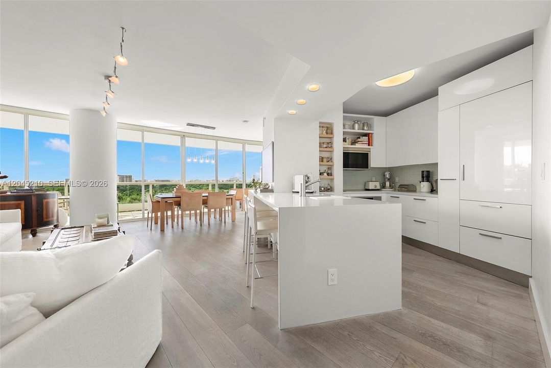For Sale: $1,550,000 (1 beds, 1 baths, 1210 Square Feet)