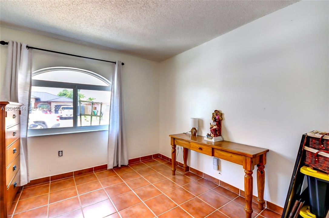 En Venta: $689,899 (3 camas, 2 baños, 1725 Pies cuadrados)