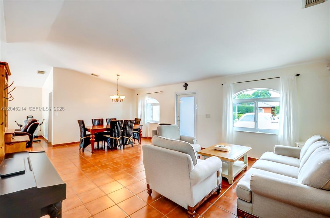 En Venta: $689,899 (3 camas, 2 baños, 1725 Pies cuadrados)