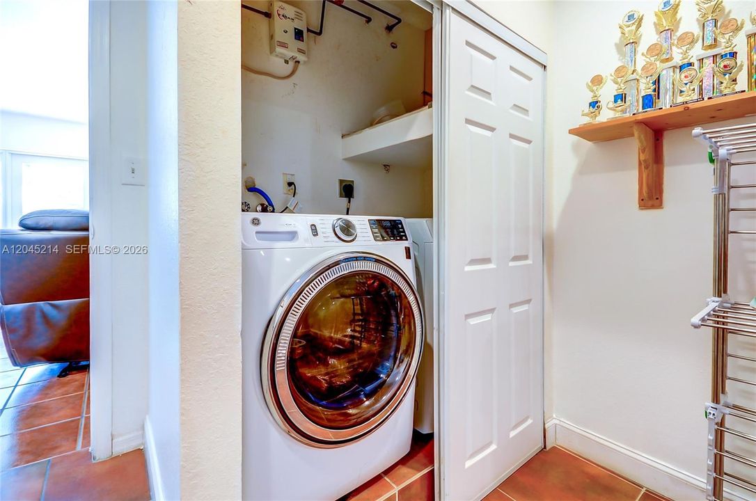 En Venta: $689,899 (3 camas, 2 baños, 1725 Pies cuadrados)