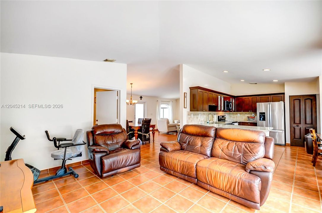 En Venta: $689,899 (3 camas, 2 baños, 1725 Pies cuadrados)