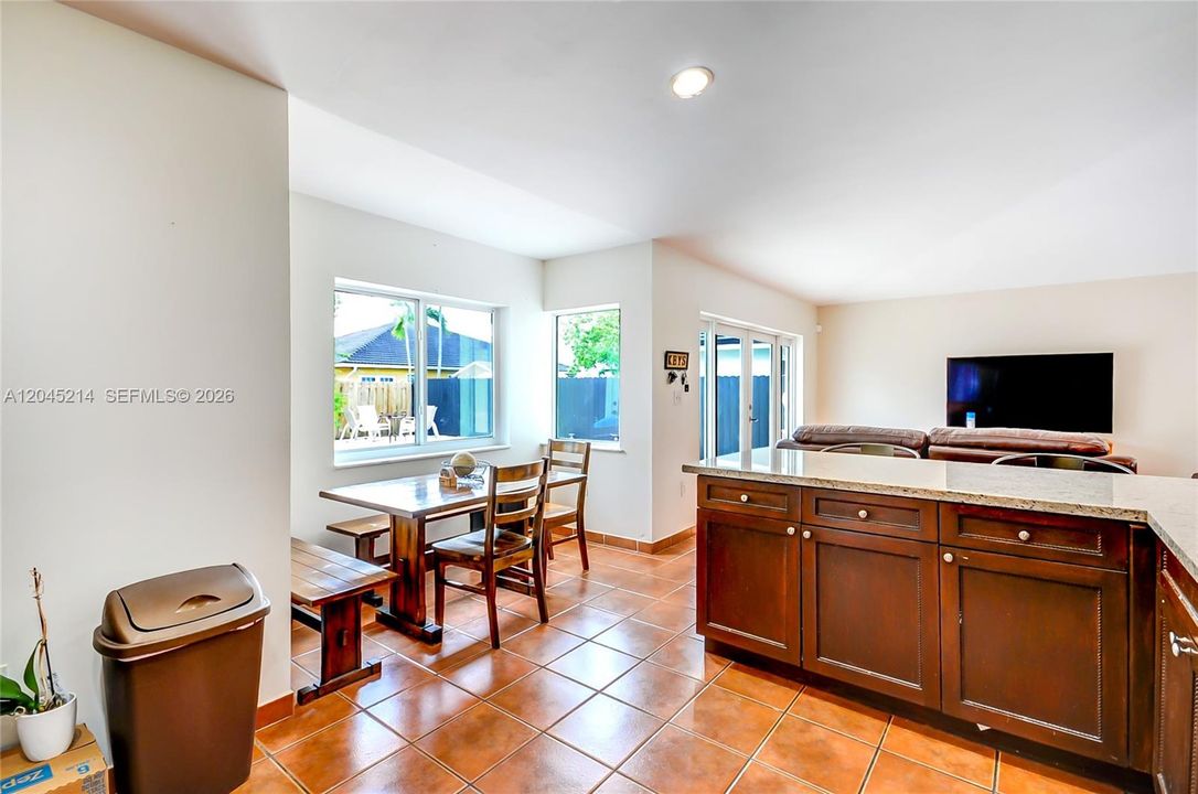 En Venta: $689,899 (3 camas, 2 baños, 1725 Pies cuadrados)