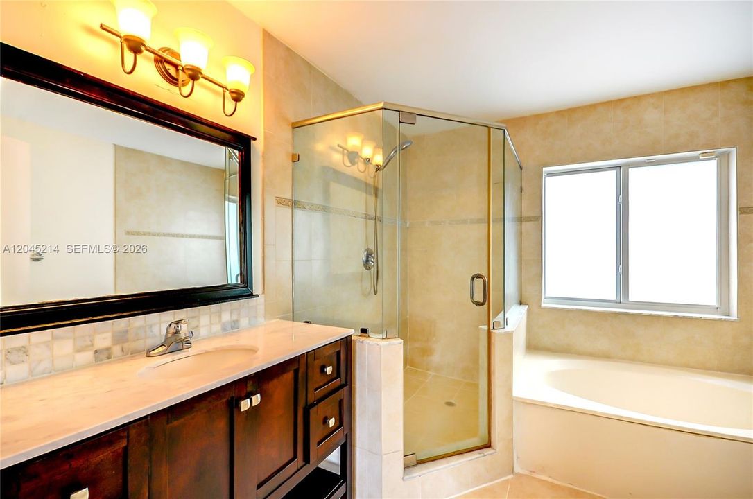 En Venta: $689,899 (3 camas, 2 baños, 1725 Pies cuadrados)