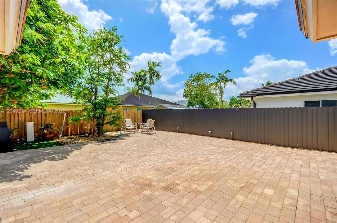En Venta: $689,899 (3 camas, 2 baños, 1725 Pies cuadrados)