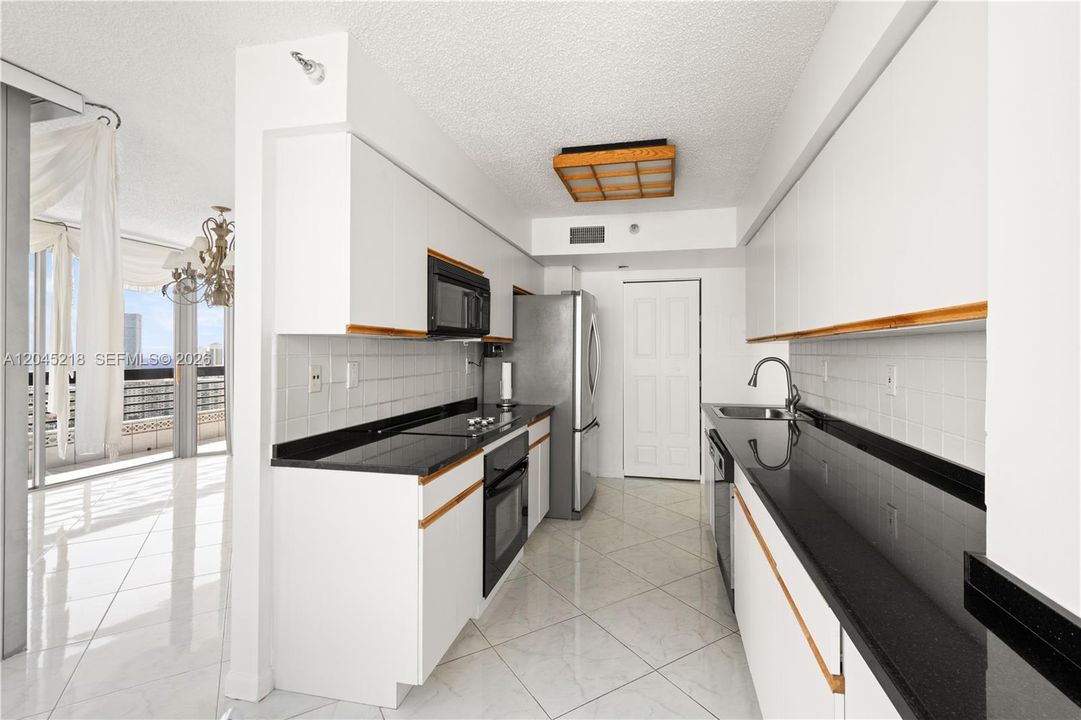 En Renta: $3,950 (2 camas, 2 baños, 1361 Pies cuadrados)