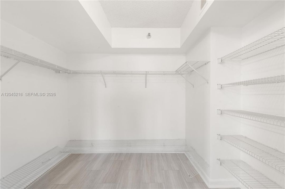 En Renta: $3,950 (2 camas, 2 baños, 1361 Pies cuadrados)