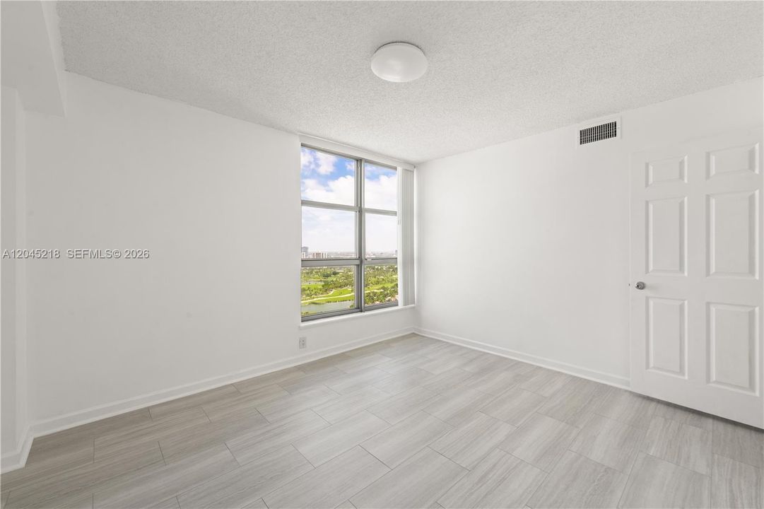 En Renta: $3,950 (2 camas, 2 baños, 1361 Pies cuadrados)