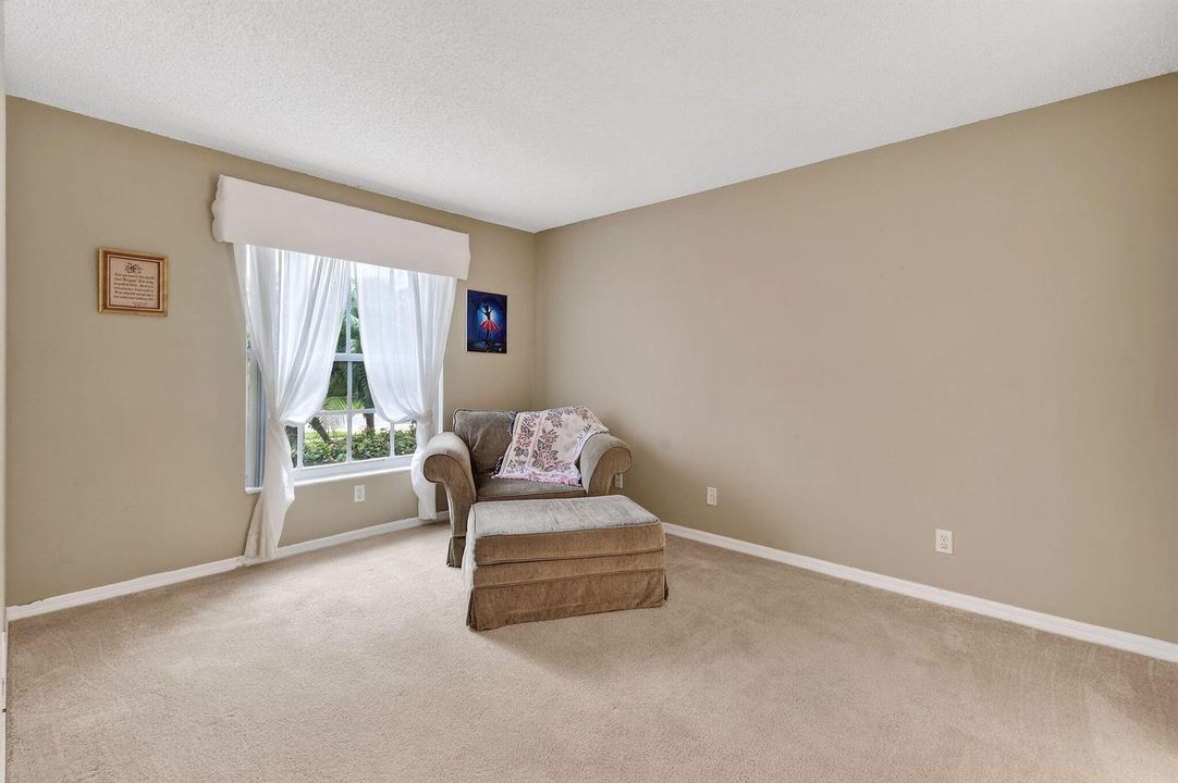9442BridgeportDr(33)