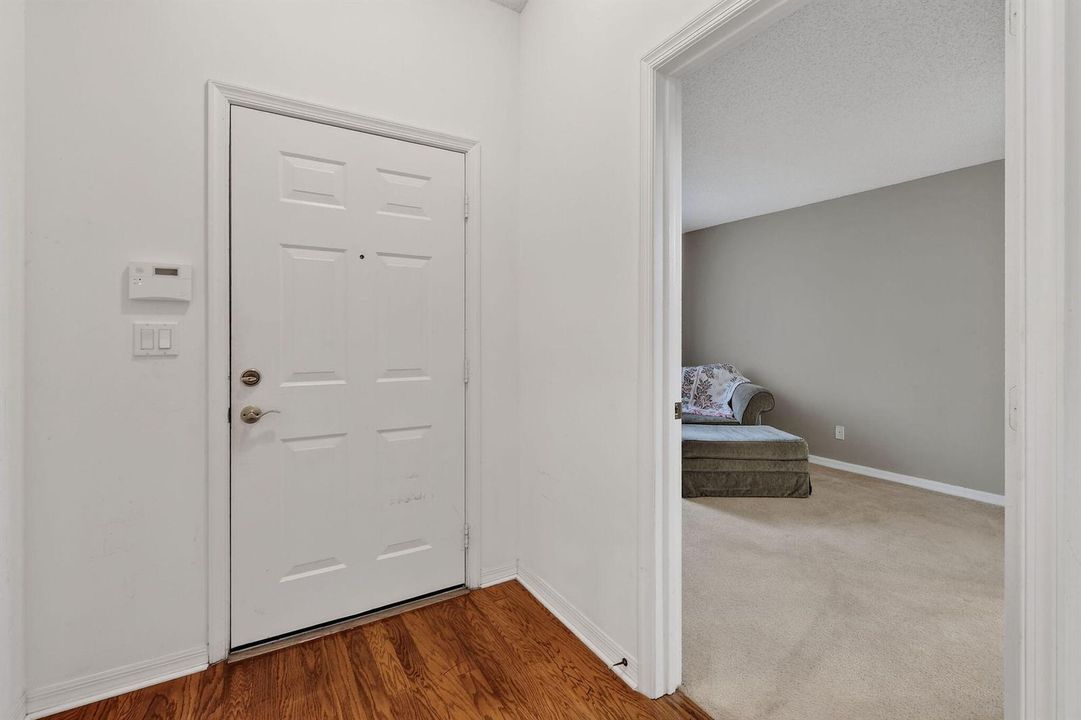 9442BridgeportDr(9)