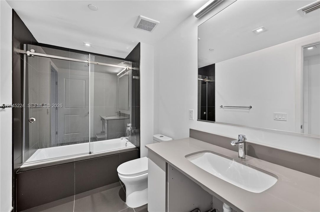 For Rent: $3,500 (2 beds, 2 baths, 1055 Square Feet)
