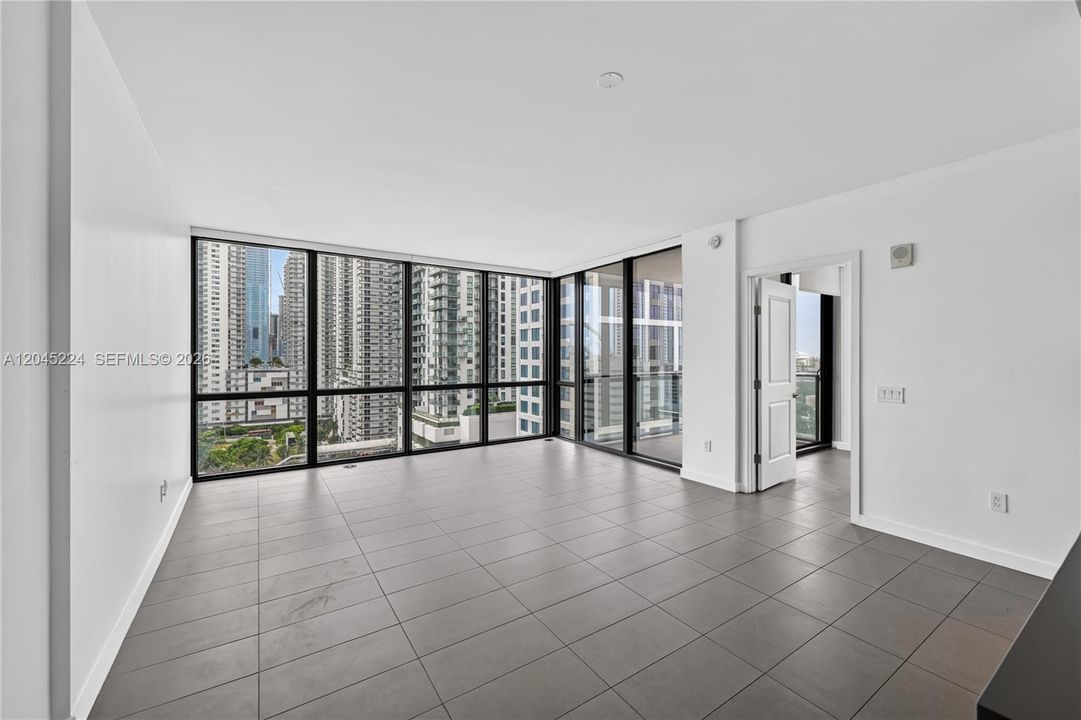 For Rent: $3,500 (2 beds, 2 baths, 1055 Square Feet)
