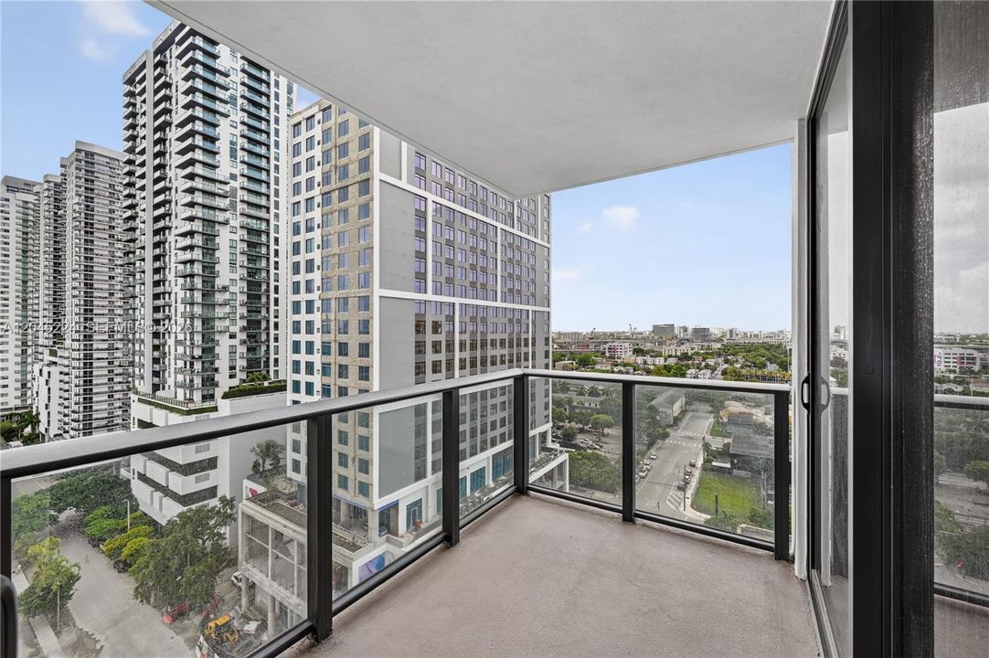 For Rent: $3,500 (2 beds, 2 baths, 1055 Square Feet)