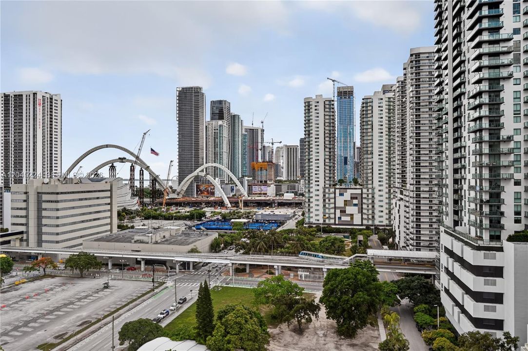 For Rent: $3,500 (2 beds, 2 baths, 1055 Square Feet)