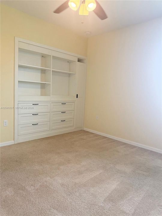 В аренду: $4,500 (0 спален, 2 ванн, 2376 Квадратных фут)