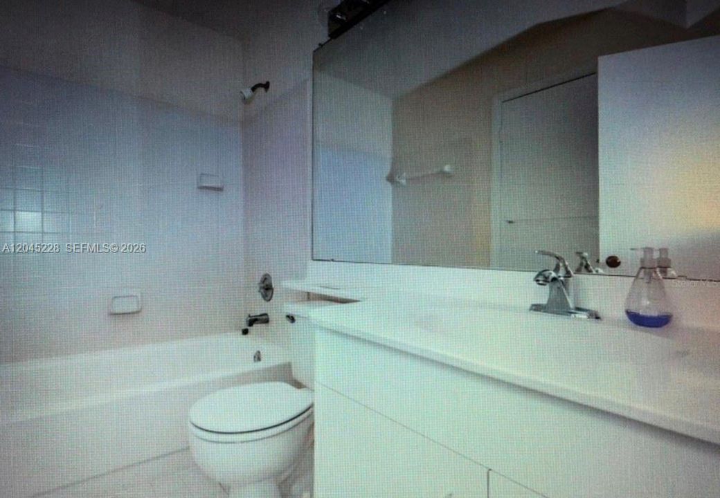 На продажу: $249,000 (2 спален, 2 ванн, 1044 Квадратных фут)
