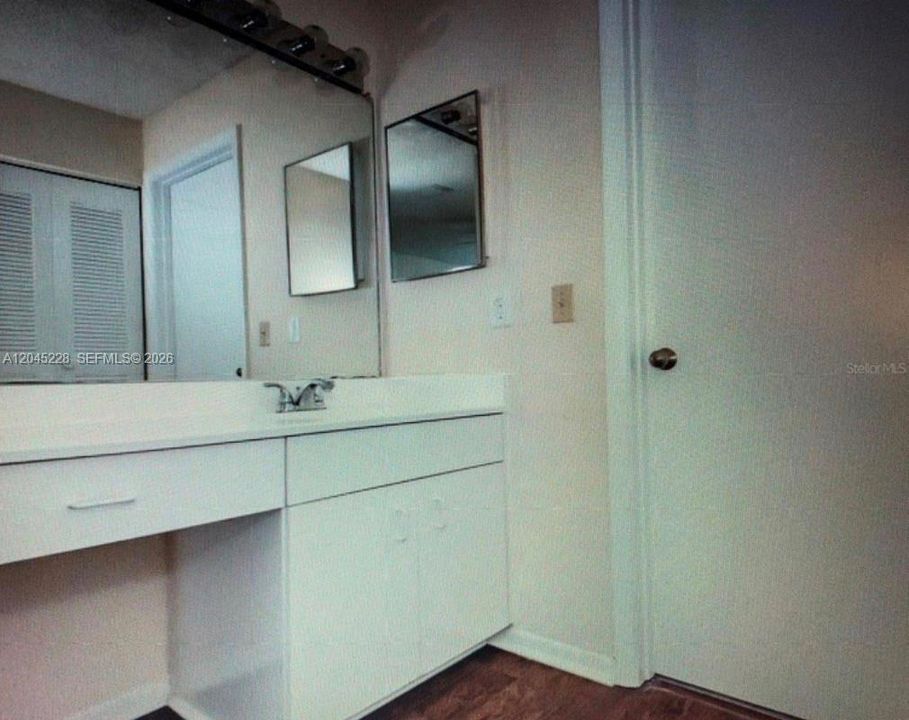 На продажу: $249,000 (2 спален, 2 ванн, 1044 Квадратных фут)