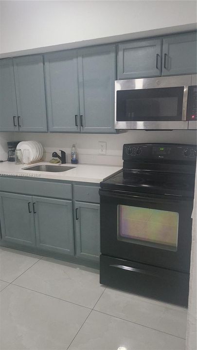 For Rent: $2,550 (2 beds, 1 baths, 1376 Square Feet)