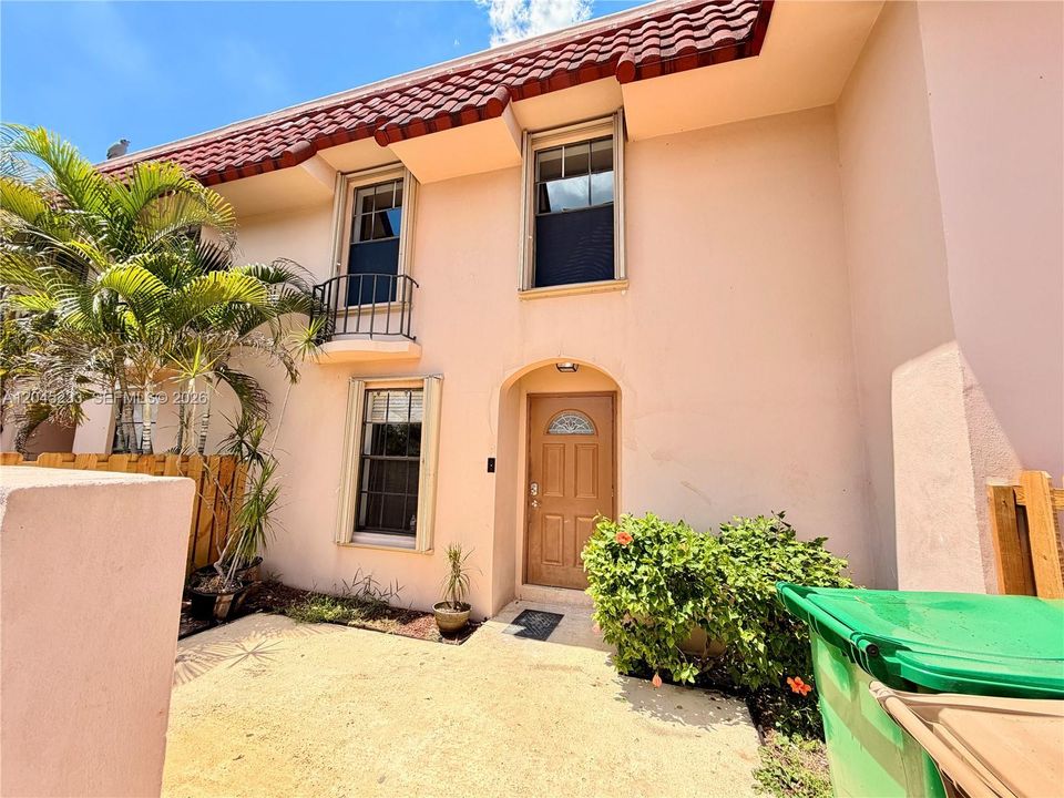 For Rent: $3,000 (3 beds, 2 baths, 1490 Square Feet)