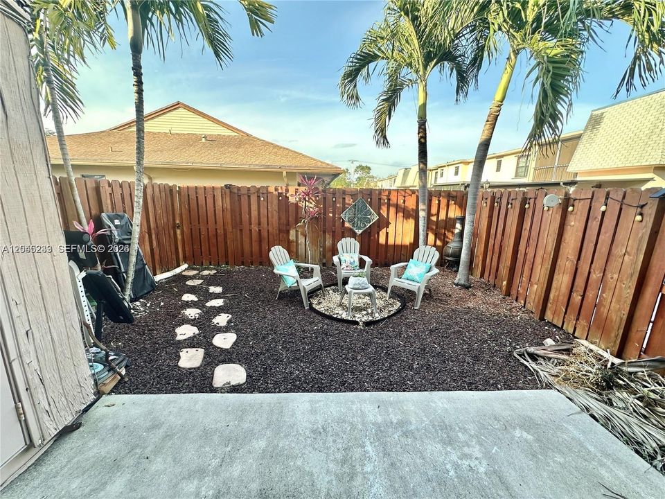 For Rent: $3,000 (3 beds, 2 baths, 1490 Square Feet)