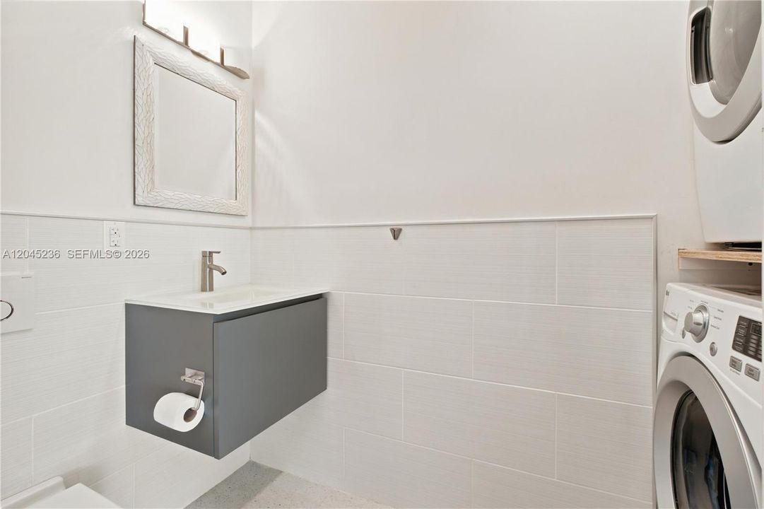 For Rent: $4,750 (3 beds, 2 baths, 1632 Square Feet)