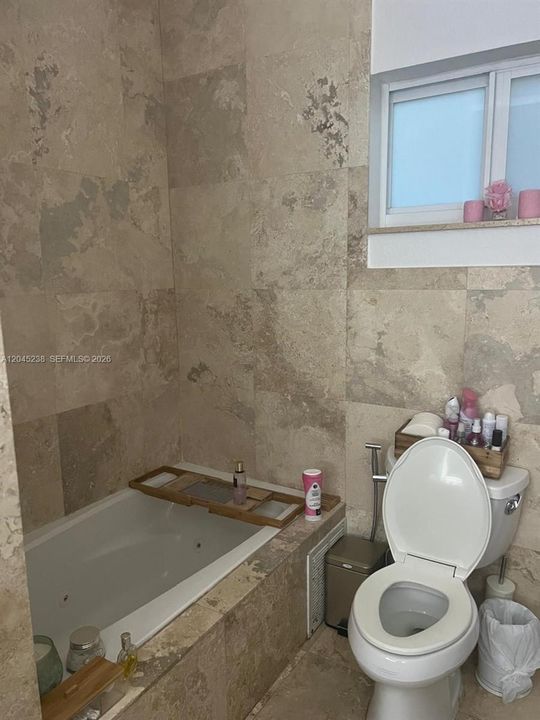 На продажу: $950,000 (3 спален, 2 ванн, 1826 Квадратных фут)