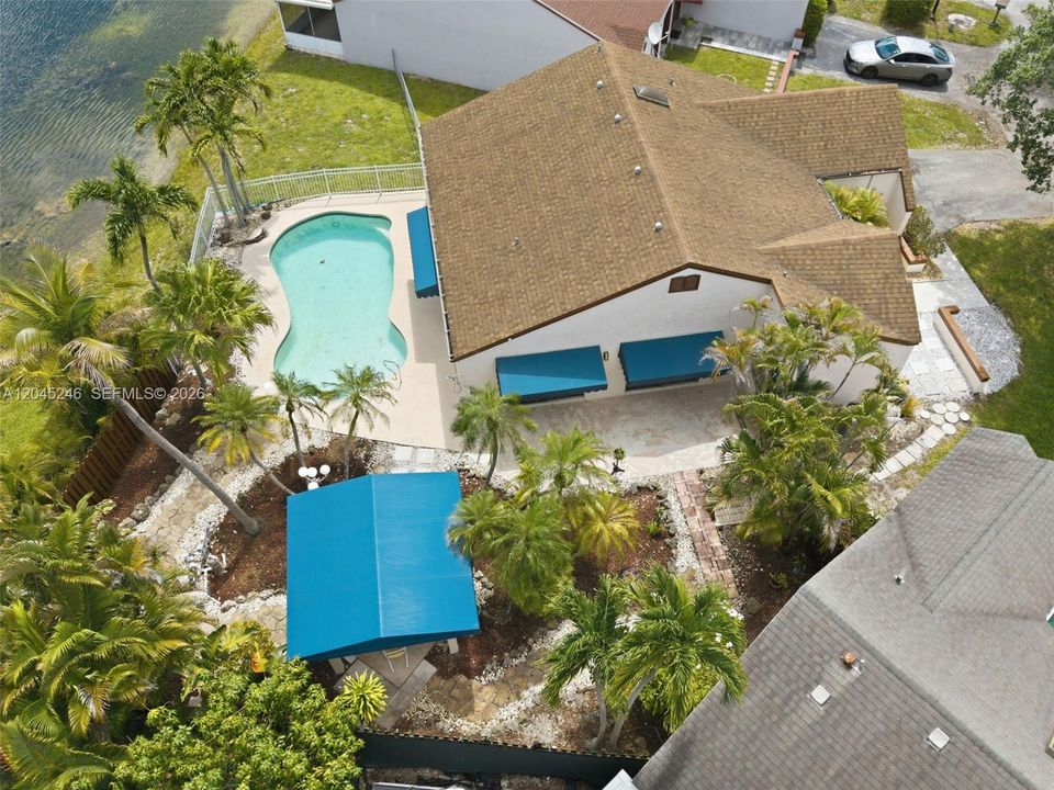 En Venta: $610,000 (3 camas, 2 baños, 1327 Pies cuadrados)