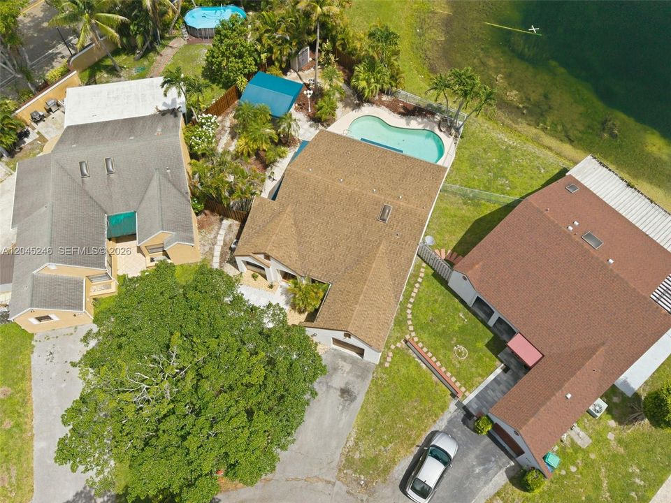 En Venta: $610,000 (3 camas, 2 baños, 1327 Pies cuadrados)