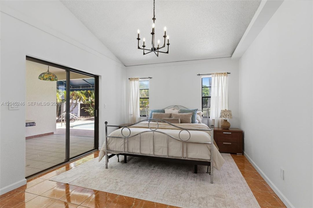 En Venta: $610,000 (3 camas, 2 baños, 1327 Pies cuadrados)