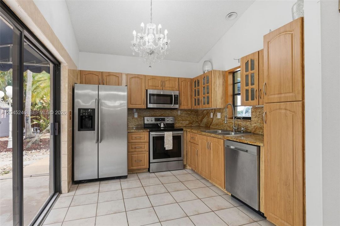 En Venta: $610,000 (3 camas, 2 baños, 1327 Pies cuadrados)