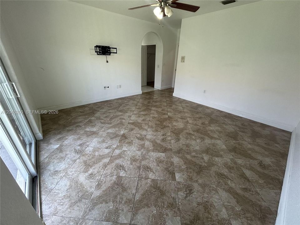 Недавно арендовано: $3,600 (4 спален, 2 ванн, 1795 Квадратных фут)