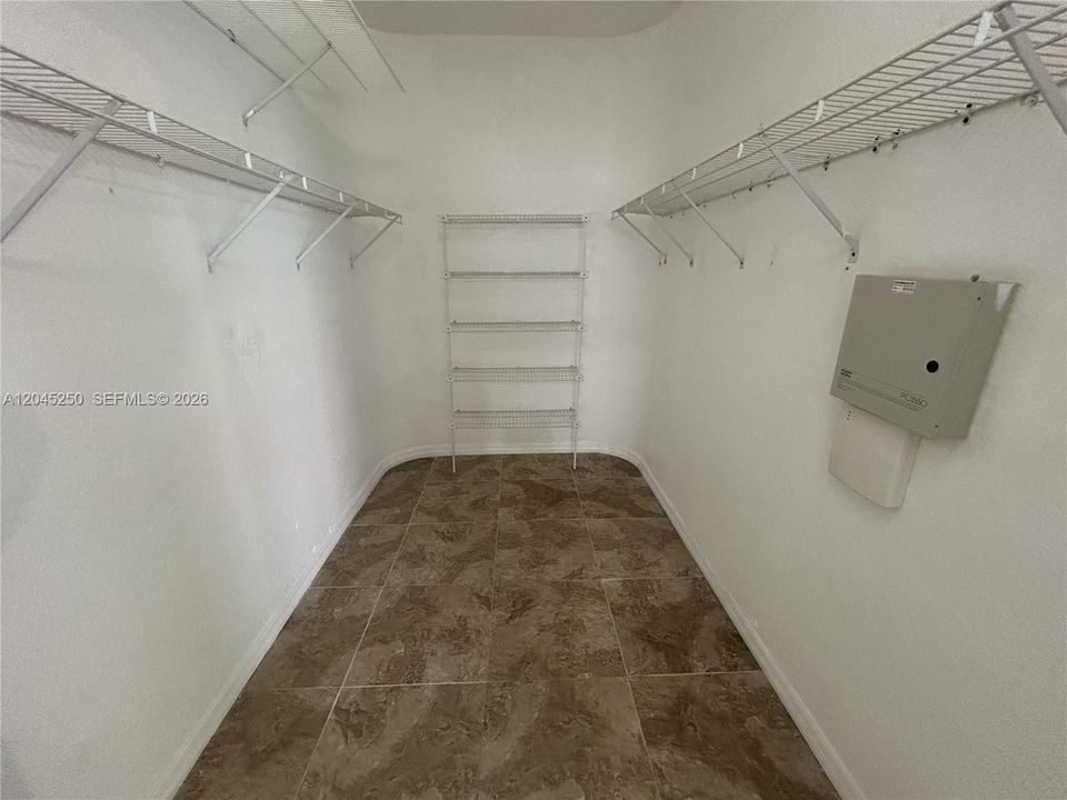 Недавно арендовано: $3,600 (4 спален, 2 ванн, 1795 Квадратных фут)