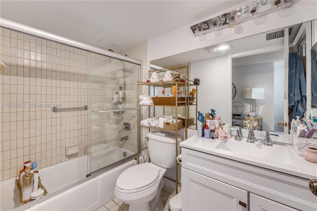 Activo con contrato: $1,060,000 (2 camas, 2 baños, 1469 Pies cuadrados)
